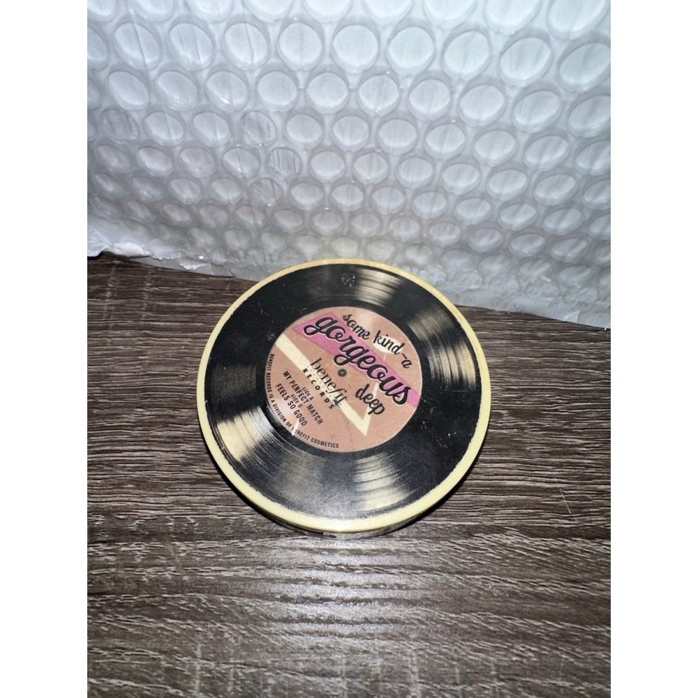 Benefit cosmetics Some Kind Of Gorgeous Foundation deep